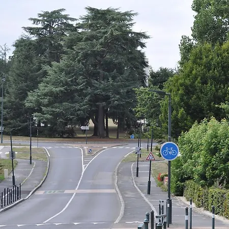 Cote Jardin - Les Gites De La Charmeliere *